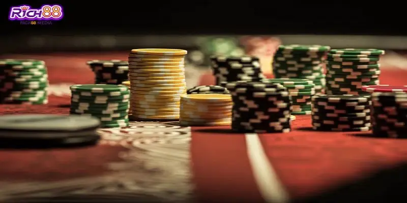Bạn cần vạch ra giới hạn rõ ràng khi trải nghiệm biến thể poker strip