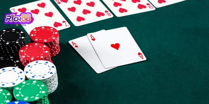 Quân xì có thể tính là 1, 10 hay 11 điểm trong bài Xì Dách